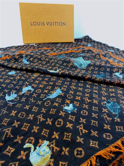 louis vuitton tørklæde dame|louis vuitton t shirts.